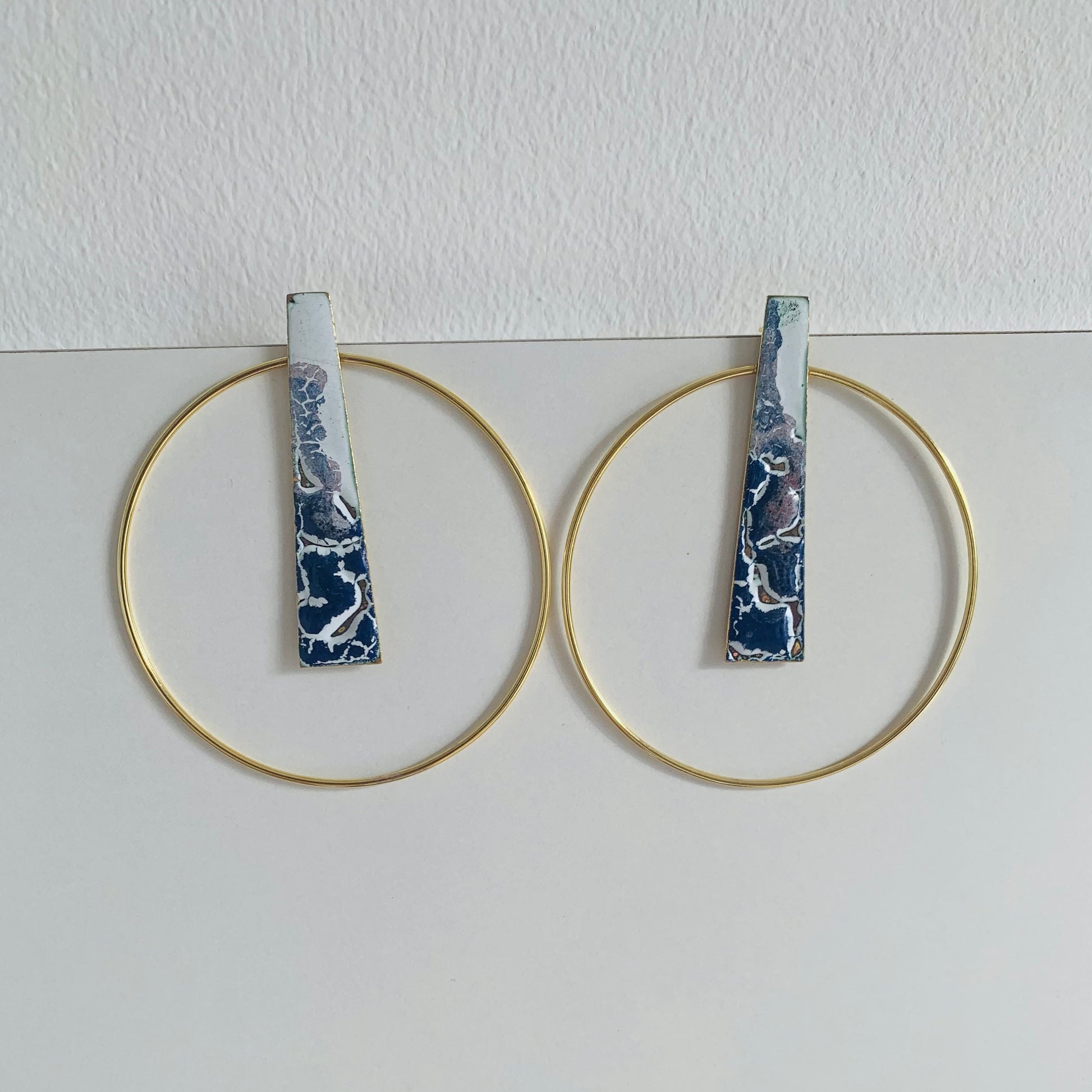 Pendiente Pirámide de Héria Enamel - Meryac Store